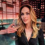 Alexandra Giroux Instagram - 🥂Let’s drink to celebrate every moment, the ones that make us feel good and those that will last forever. Greater Montreal