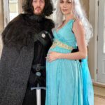 Alexandra Giroux Instagram - Repost de @patforest ! Si jamais vous cherchez des acteurs pour recréer un Game of Thrones québécois on est partant 😏💕 Joyeuse Halloween un peu en retard la gang 🎃👻 #daenerystargaryen #jonsnow #gameofthrones #got #halloween #deguisementhalloween