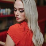 Alexandra Giroux Instagram - 𝓦𝓸𝓶𝓮𝓷 𝓪𝓻𝓮 𝓵𝓮𝓪𝓭𝓮𝓻𝓼 𝓮𝓿𝓮𝓻𝔂𝔀𝓱𝓮𝓻𝓮 𝔂𝓸𝓾 𝓵𝓸𝓸𝓴—𝓯𝓻𝓸𝓶 𝓽𝓱𝓮 𝓒𝓔𝓞 𝔀𝓱𝓸 𝓻𝓾𝓷𝓼 𝓪 𝓕𝓸𝓻𝓽𝓾𝓷𝓮 500 𝓬𝓸𝓶𝓹𝓪𝓷𝔂 𝓽𝓸 𝓽𝓱𝓮 𝓱𝓸𝓾𝓼𝓮𝔀𝓲𝓿𝓮 𝔀𝓱𝓸 𝓻𝓪𝓲𝓼𝓮𝓼 𝓱𝓮𝓻 𝓬𝓱𝓲𝓵𝓭𝓻𝓮𝓷 𝓪𝓷𝓭 𝓱𝓮𝓪𝓭𝓼 𝓱𝓮𝓻 𝓱𝓸𝓾𝓼𝓮𝓱𝓸𝓵𝓭. 𝓞𝓾𝓻 𝓬𝓸𝓾𝓷𝓽𝓻𝔂 𝔀𝓪𝓼 𝓫𝓾𝓲𝓵𝓽 𝓫𝔂 𝓼𝓽𝓻𝓸𝓷𝓰 𝔀𝓸𝓶𝓮𝓷, 𝓪𝓷𝓭 𝔀𝓮 𝔀𝓲𝓵𝓵 𝓬𝓸𝓷𝓽𝓲𝓷𝓾𝓮 𝓽𝓸 𝓫𝓻𝓮𝓪𝓴 𝓭𝓸𝔀𝓷 𝔀𝓪𝓵𝓵𝓼 𝓪𝓷𝓭 𝓭𝓮𝓯𝔂 𝓼𝓽𝓮𝓻𝓮𝓸𝓽𝔂𝓹𝓮𝓼." Nancy Pelosi 🤍 💇🏼‍♀️@cdextensions.salon & @cdextensions & @michael.jeanlaurin 🤍 📸 @shownmorin Makeup: @marinade_beauty Montreal, Quebec