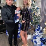 Alexandra Giroux Instagram - Joyeux Noël à tous! 🎄J’ai mis ma petite famille « en swipe » pour pas trop vous écœurer, mais mon dieu que je les aime mes deux petites bestioles ❤️ . #christmastree #christmastime #love #picoftheday #family #merrychristmas #happy Repentigny, Quebec