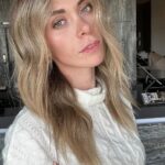 Alexandra Giroux Instagram - Le nouveau Look de la belle Alexandra ❤️ #airtouch @danilo.bozic . . . . . . . . #blondebalayage #blonde #blondehair #blondespecialist #airtouchoriginal #airtouchbalayage #balayage #hair #hairstyles #hairtransformation #hairreels #igoravibrance #schwarzkopf Vsbeauté