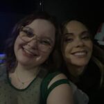 Alexandra Giroux Instagram - Vraiment un beau party de Noël qui a fait du bien 🥰🎄 #grateful je me sens plus légère Ps. Je t’aime Laurye @lauryeneron Bar George