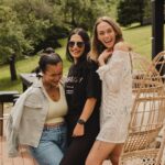 Alexandra Giroux Instagram - Moms’ Night Out! De belles rencontres faites au @chalet_laurentides_luxe ! 📸: @byarilariviere @arilariviere Saint-Sauveur-des-monts, Quebec
