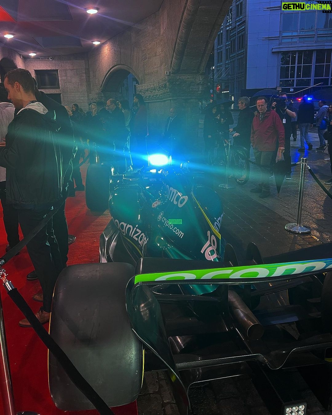 Alexandra Giroux Instagram - 🏎️🏁🖤 @maximgrandprixparty Gare Windsor, Montreal, QC