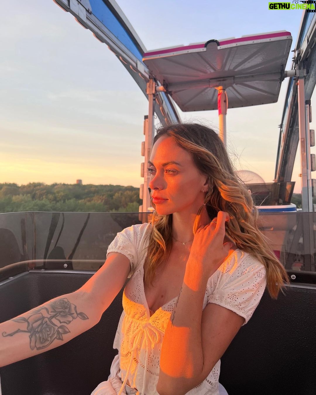 Alexandra Giroux Instagram - 🫶🏻 Parc Jean-Drapeau