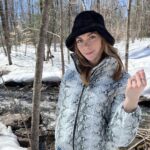 Alexandra Giroux Instagram - “Keep your face always toward the sunshine—and shadows will fall behind you.” 💛 Saint-Jérôme, Quebec