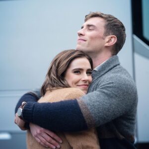 Alexandra Turshen Instagram - Maybe Rach needs a little less caffeine and a few more hugs 🤗

#partnertrack track @netflix @netflixgolden