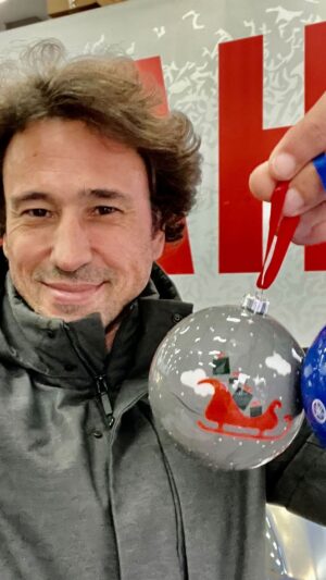 Alexandre da Silva Instagram - GIVEAWAY Yamaha
Não será uma mota Yamaha mas são uma bolas espectaculares !
Sim, as bolas que faltam no teu pinheiro de natal, participa e o vencedor leva 12 delas para decorar o seu pinheiro de natal ! 
ATENÇÃO às regras do passatempo ! Até dia 20 dezembro, resultado dia 21 às 12 horas ! Boa sorte ! Oh oh oh!!!
Regras:
-Seguir @alexandredasilvaoficial e @yamahamotorpt 
-Fazer gosto nesta publicação
-Comentar com 3 amigos

#natalmaisyamaha