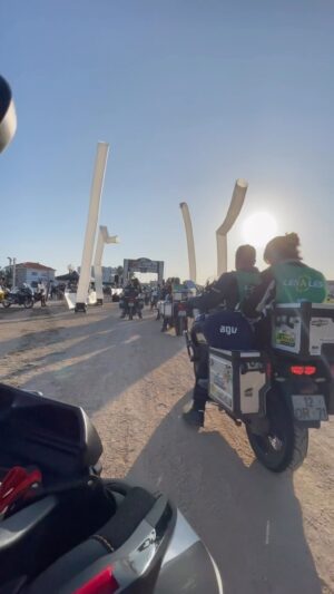Alexandre da Silva Instagram - E foi assim o último dia do Lés a Lés que ligou Ourem a Sagres, um dia espetacular com boas estradas, curvas, paisagens e bom tempo, sol e boa temperatura.
Já la vai para aí uns 10 LAL, digo sempre que é o último, mas acho que não. Obrigado a todos @yamahamotorpt pelo apoio destes anos todos e a possibilidade de experimentar estás fantásticas motos, e aos meus parceiros de LAL há já uns anos @sofiavicenteflores e @samuelflores2013 pela companhia e amizade.
Até para o ano e força a toda a equipa @fmpportugal e a todos os participantes, muita saúde e boas voltas!

Thanks @revit_adventure for the support and product quality  and @schuberthhelmet for the new E3 

#tracer900gtplus #revsyourheart #yamaha