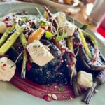 Alexandre da Silva Instagram – Comida vegana, aquela comida de ervas sem cor e sem sabor nenhum, não sei como há pessoas que só comem isto! #govegan