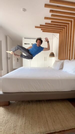 Alexandre da Silva Instagram - Adoro o que faço, representar, trabalhar e viajar . 
E se juntar a tudo isto conhecer sítios fantásticos, melhor ainda.
Sem dúvida que vale a pena a visita #id #atuamarcananet #fundacaoaltice