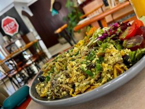 Alexandre da Silva Instagram - Locais improváveis e a repetir ! Boa comida e atitude, vale muito a pena #vegan