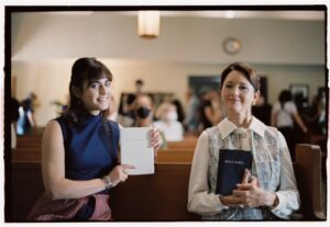 Alexia Ioannides Instagram - Jesus Revolution bts by @brentmccorkle ♥︎ in theaters now!
