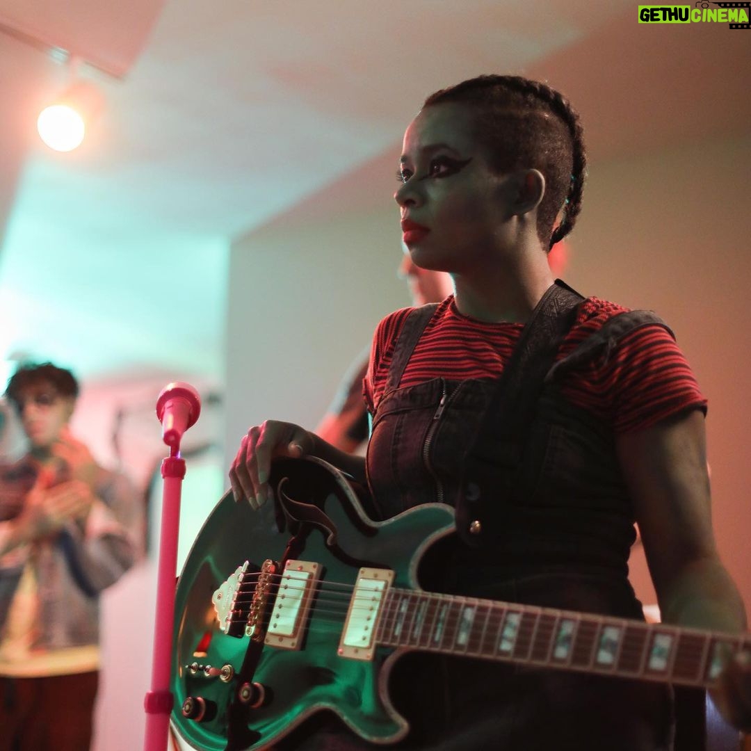 Alexis Floyd Instagram - #halloween p3: ‘More Alive’ BTS cont. 🎶🎥🧟♀️ catch the #musicvideo & fundraiser for @alifeinthearts on YouTube💚 stream the single on @applemusic // @spotify // all digital music platforms 💛 #morealive #lifeinthearts #unionstrong 📸: @dicerose_film