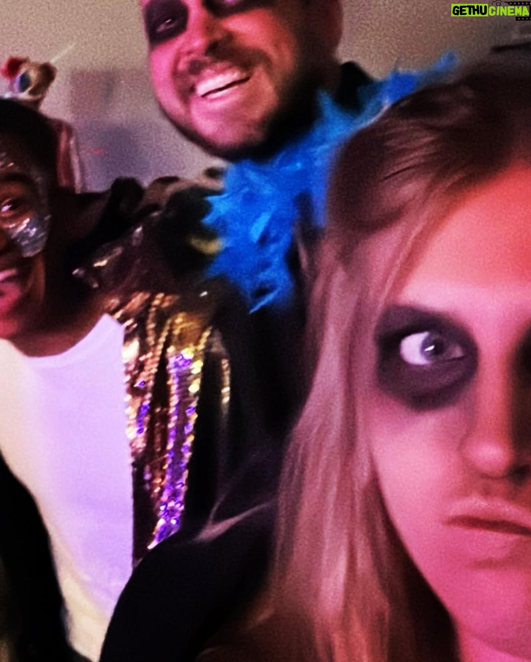 Alexis Floyd Instagram - last night @ More Alive πΆπ₯π§ββοΈ head over to YouTube to watch the full #musicvideo // contribute to our fundraiser for the Entertainment Community Fundπ #morealive #lifeinthearts #unionstrong hyperion.la