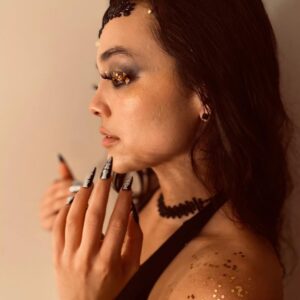 Alexis Floyd Instagram - presenting: “More Alive” 🎶🎥🧟‍♀️ #linkinbio

This song//video is a fundraiser for the Entertainment Community Fund; supporting our friends and family impacted by the  work stoppage in the creative arts. Consider a gift to them through our JustGiving page (linked in the description on YouTube), and from my Zombie Girl heart, please enjoy “More Alive” 👻

🎶 Single now on Spotify, Apple Music and all digital steaming services!

🎥 See the full list of artist-souls who made this happen on YouTube

#morealive #lifeinthearts #unionstrong 

📸: @dicerose_film @you_are_my_canvas