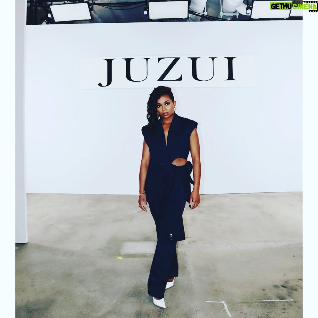 Alexis Floyd Instagram - one // New York Fashion Week @badgleymischka ◾️ @cucculellishaheen ◾️ @tiffanybrowndesigns ◾️ #juzui styled by @jenniferudechukwu // @coriiburns jeweled by @bylolitajewelry & @ivy.jewelry.ca #fashionweek @nyfw @fashionweek #nyfw New York Fashion Week: the Shows