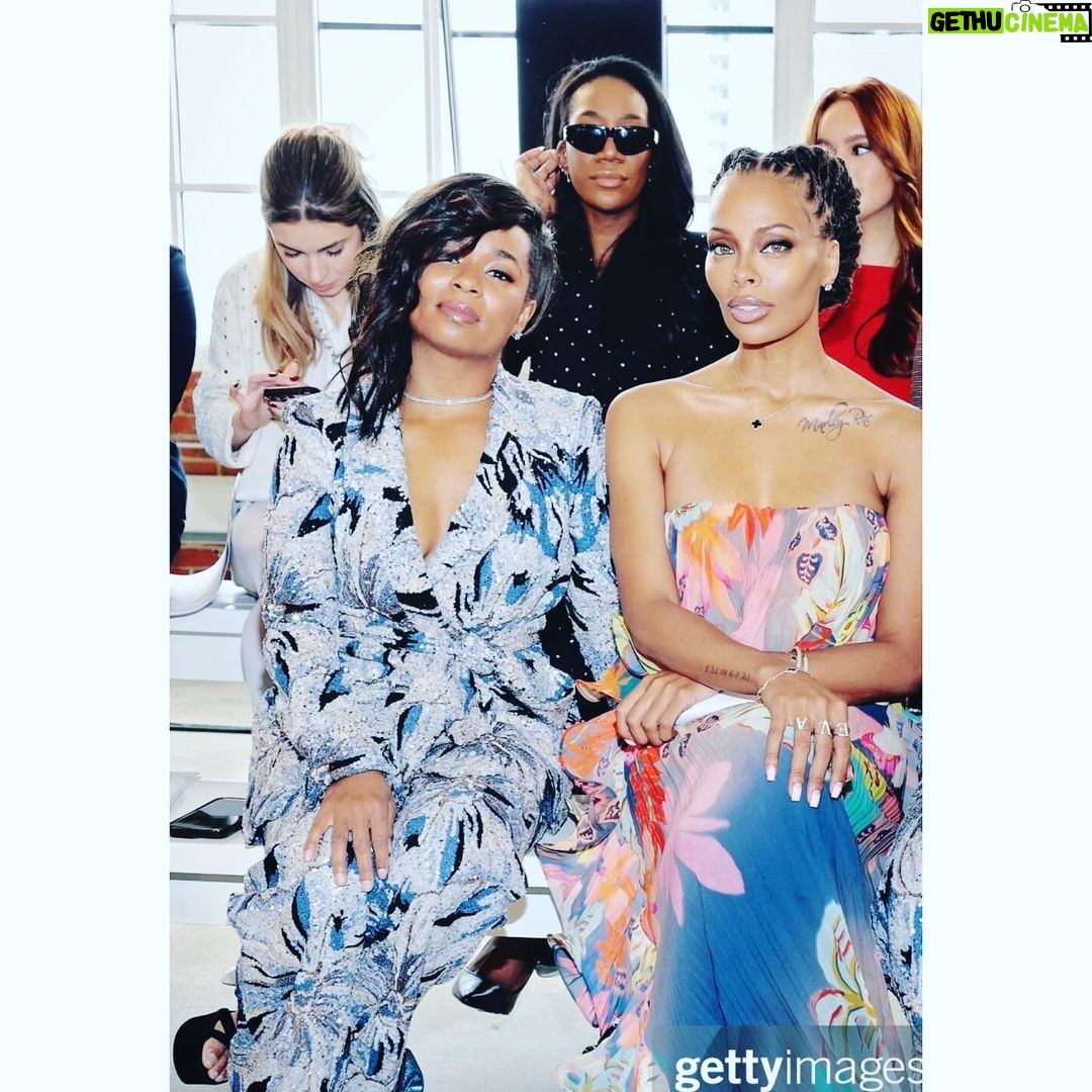 Alexis Floyd Instagram - one // New York Fashion Week @badgleymischka ◾️ @cucculellishaheen ◾️ @tiffanybrowndesigns ◾️ #juzui styled by @jenniferudechukwu // @coriiburns jeweled by @bylolitajewelry & @ivy.jewelry.ca #fashionweek @nyfw @fashionweek #nyfw New York Fashion Week: the Shows