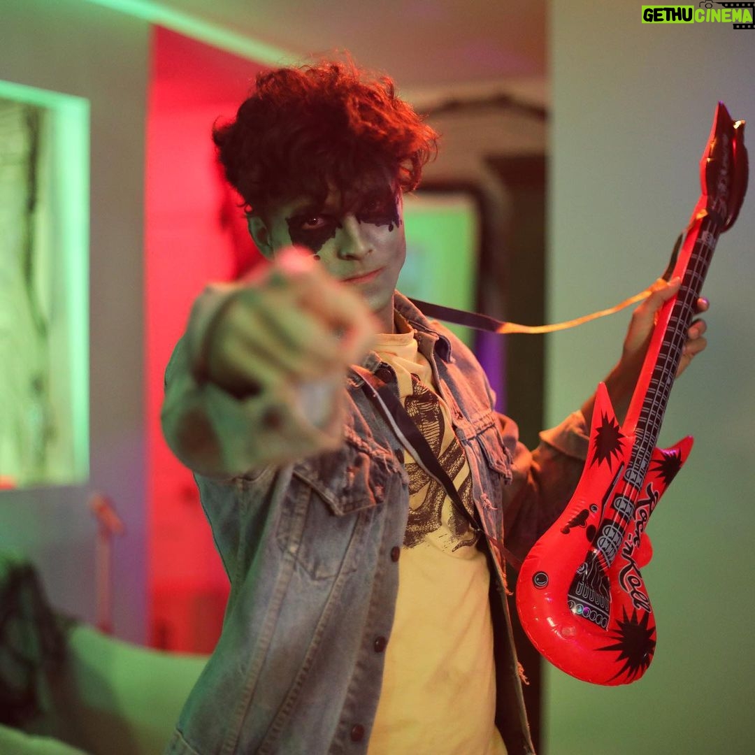 Alexis Floyd Instagram - #halloween p3: ‘More Alive’ BTS cont. 🎶🎥🧟♀️ catch the #musicvideo & fundraiser for @alifeinthearts on YouTube💚 stream the single on @applemusic // @spotify // all digital music platforms 💛 #morealive #lifeinthearts #unionstrong 📸: @dicerose_film