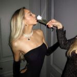 Alexis Ren Instagram - Turning pages and heads