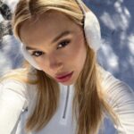 Alexis Ren Instagram - ❄️ ⛄️