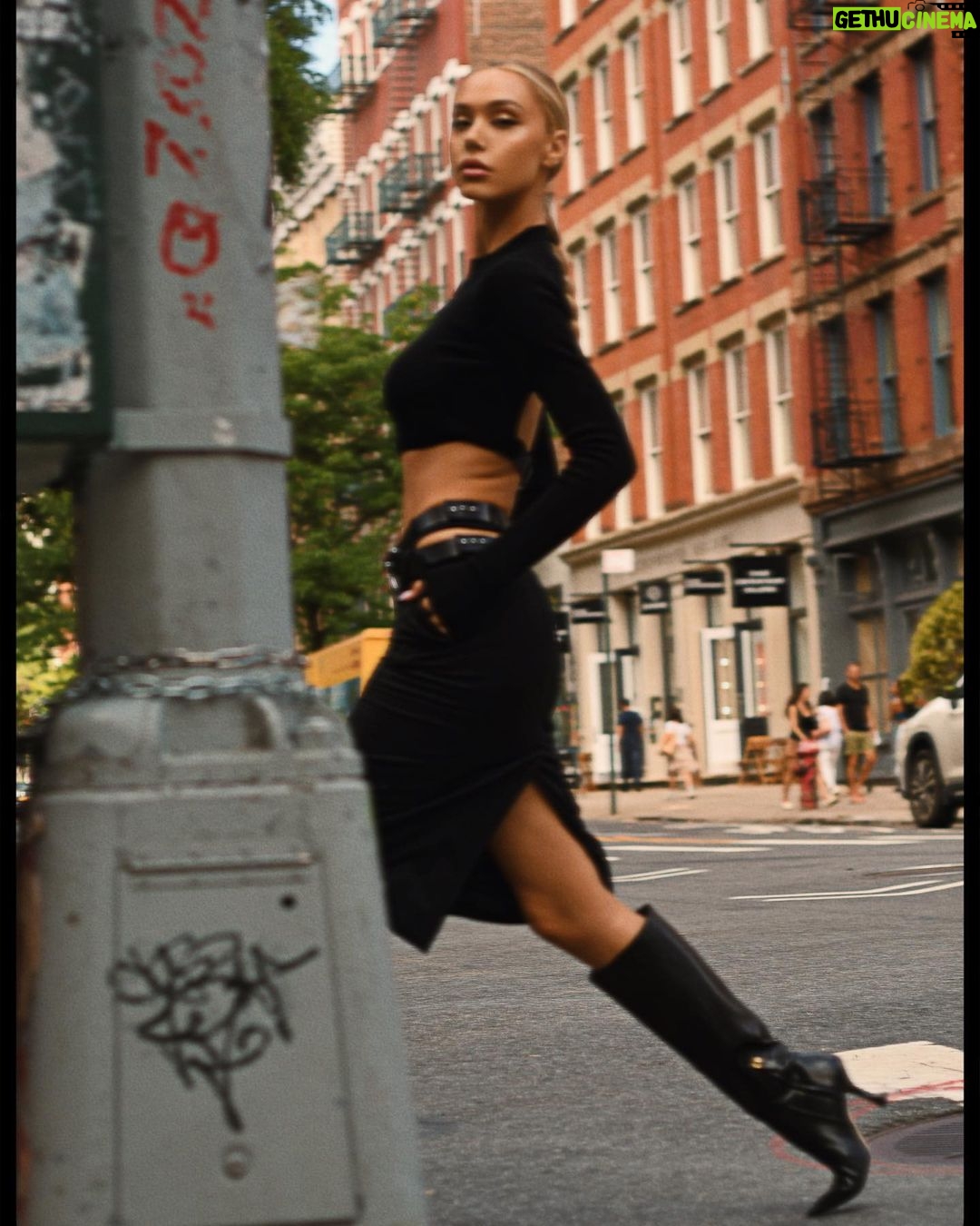 Alexis Ren Instagram - Back and never better @perazna @monsemaison New York City, N.Y.