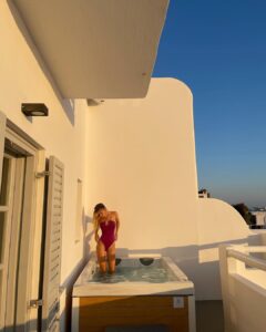 Alexis Ren Instagram - Had a few days in between filming to visit this island. I love you @kouroshotel!! What a special place with the kindest people Kouros Hotel & Suites Mykonos