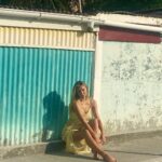 Alexis Ren Instagram - whole lotta different parts