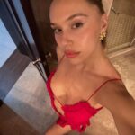 Alexis Ren Instagram - 🤌🏼