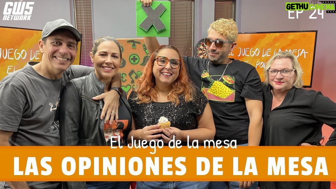 Alfonsina Molinari Instagram - El juego de la mesa - Ep.24: “Las opiniones de la mesa" ¡Esta semana estuvo candente de opiniones mientras el Gobe nos manda a parir! Gabriel Laborde opina que no debieron tener la razón los que tuvieron la razón. Wanda opina a favor de los que tuvieron la razón. Alfonsina opina que en esta ocasión, Wanda no tiene la razón. Jorge opina que quien tiene la razón no tiene porqué tener la razón. ¡y Sylvia se queja de que nadie pasa por su casa sin importar quién tuvo o no la razón! Entre risas y diálogos amenos, ¡este juego ya comenzó! ¿Se atreven a jugar? https://www.latiendadeproduccionesgirasol.com/ http://patreon.com/ProduccionesGirasol Suscríbete a través de GW Cinco Network en YouTube Suscribete en cualquier plataforma de Podcasts. Síguenos en Instagram, Facebook y Twitter. Déjanos saber lo que quieras a través de Whatsapp: 787-600-5802. Grabado desde GW-Cinco Studio como parte de GW5 Network #tunuevatelevisión. Puedes ver toda la programación en www.gwcinco.com