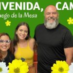 Alfonsina Molinari Instagram - El juego de la mesa - Ep.14 “¡Bienvenida, Camila!” Esta semana, Alfonsina no pudo estar en la Mesa, pero nos envió a la talentosa Camilla Monclova quien nos deleitó con su picardía e inteligencia a la hora de… ¡jugar! Junior aceptó que se equivocó en tiempo récord y junto a Jorge, nos explicaron cómo se hacen las tomas de acción en las películas; pero… ¡Wanda quería mejor saber cómo se filmaban las escenas de amor! Gabriel nos saluda desde Praga y Sylvia… ¡anduvo - literal - de fan de todo el mundo! ¿Se atreven a jugar? Entre risas y diálogos amenos, ¡este juego ya comenzó! Suscríbete a través de GW Cinco Network en YouTube Suscribete en cualquier plataforma de Podcasts. Síguenos en Instagram, Facebook y Twitter. Déjanos saber lo que quieras a través de Whatsapp: 787-600-5802. Grabado desde GW-Cinco Studio como parte de GW5 Network #tunuevatelevisión. Puedes ver toda la programación en www.gwcinco.com