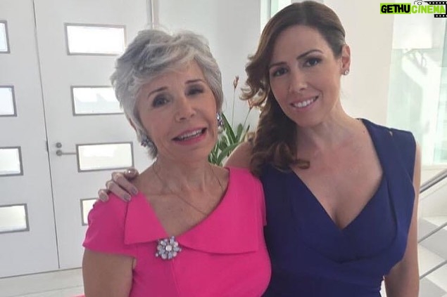 Alfonsina Molinari - 401 Likes - Photo dump.
@johannarosalyoficial y yo hemos trabajado muchas veces juntas. Y que sean muchas más.🙂