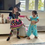 Alfonsina Molinari Instagram - ¡Japi Jalouín! #OliviaGabriela #ElenaIsabel