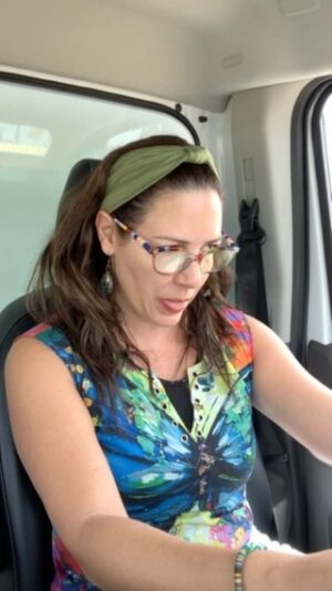 Alfonsina Molinari Instagram - Última función de “Al borde de… “ en Yauco. Casi casi ready!