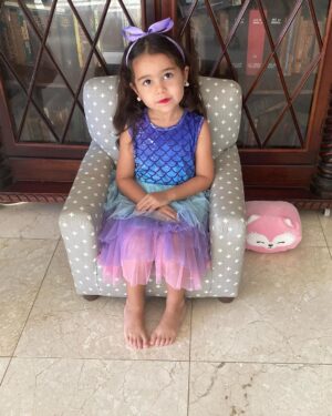 Alfonsina Molinari Instagram - #ElenaIsabel cumple 5 años hoy. Es un sueño de niña. Dulce, cariñosa, coqueta… y también voluntariosa, brillante, divertida, asertiva, poderosa… Somos muy afortunados de tener niñas tan felices, saludables y nobles. Siempre, siempre serán mis bebés. 😍