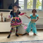 Alfonsina Molinari Instagram - ¡Japi Jalouín! #OliviaGabriela #ElenaIsabel