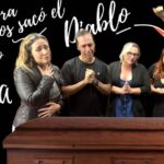 Alfonsina Molinari Instagram - El juego de la mesa - Ep.28: La pastora nos sacó el demonio ¡¿Qué, cómo?! Esta semana, El Juego de la Mesa estuvo candente entre el papelón del PPD, el arresto del amiguito de JGO… ¡ y la pastora inmoral que nos puso a opinar un poquito! ¡Sentados a la mesa para “jugar” las tres nenas escogieron los temas esta semana! ¿Se atreven a jugar? https://www.latiendadeproduccionesgirasol.com/ http://patreon.com/ProduccionesGirasol Suscríbete a través de GW Cinco Network en YouTube Suscribete en cualquier plataforma de Podcasts. Síguenos en Instagram, Facebook y Twitter. Déjanos saber lo que quieras a través de Whatsapp: 787-600-5802. Grabado desde GW-Cinco Studio como parte de GW5 Network #tunuevatelevisión. Puedes ver toda la programación en www.gwcinco.com