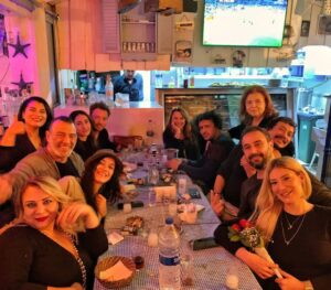 Ali Başar Instagram - Canım menajerim ailemizin parçası @aslibankoglu çok güzel bir geceydi doğum günün kutlu olsun. @sedaayzc senide çok seviyoruz ;);) tabi ki ekli olmayanlar  lütfen eklesinler baho;)