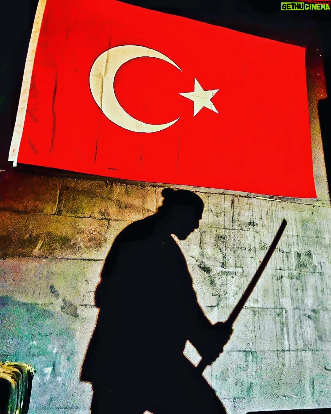 Ali Başar - 177 Likes - #seriea #newpost #selahaddineyyubi #turanşah #alibaşar #aktor #sword #actionmovies #stand #istanbul #team #fotos #fotograf #bayrak #türkiye #shooting #by @begzatergeshov