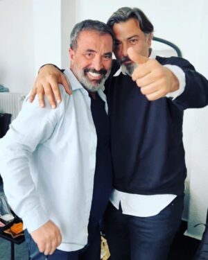 Ali Başar Instagram - #27martdünyatiyatrogünü bizi onurlandıran usta oyuncu abim @mehmetcepicofficial teşekkür ederim. @sibel_ekici__