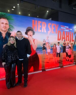 Ali Başar Instagram - #herşeydahil #sinemakeyfi #gala gişeniz bol olsun alkışını bol olsun