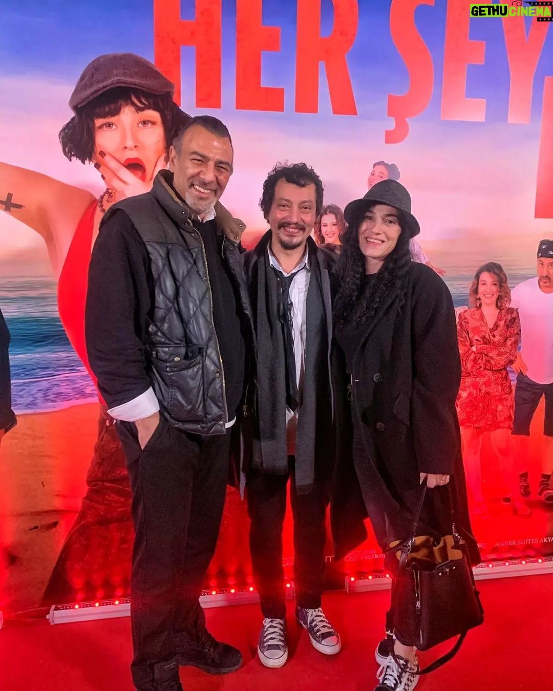 Ali Başar - 304 Likes - #herşeydahil #sinemakeyfi #gala gişeniz bol olsun alkışını bol olsun