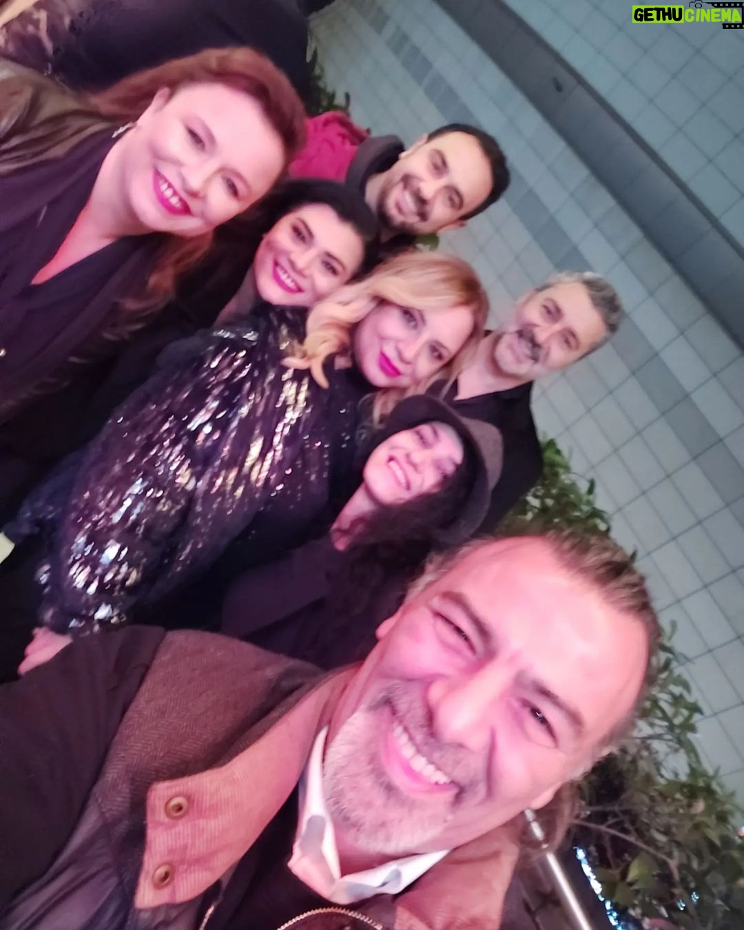 Ali Başar - 304 Likes - #herşeydahil #sinemakeyfi #gala gişeniz bol olsun alkışını bol olsun