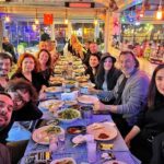 Ali Başar Instagram - Canım menajerim ailemizin parçası @aslibankoglu çok güzel bir geceydi doğum günün kutlu olsun. @sedaayzc senide çok seviyoruz ;);) tabi ki ekli olmayanlar lütfen eklesinler baho;) Mykanos,Caddebostan