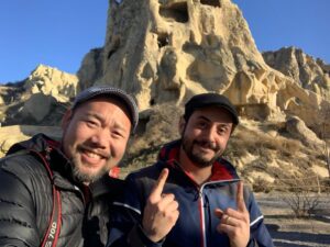 Ali Barkın Instagram - Happy Birthday brother 🍀🎂 @seunghyun.han 
It’s awesome to walk around Turkey with you...
It’s so precious to meet you after ten years and to realise that our fellowship will last for ever... 🍀
