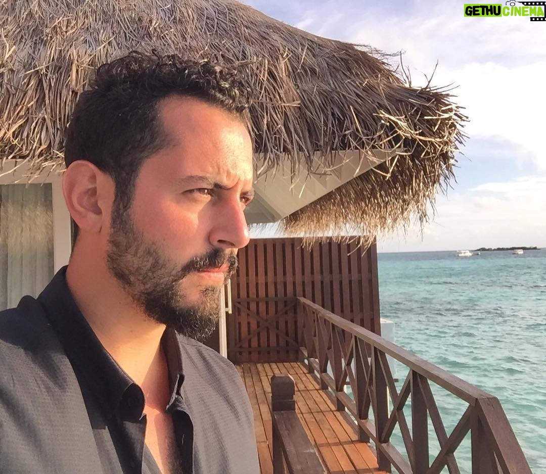 Ali Barkın - 2.1K Likes - uzaklarda arama