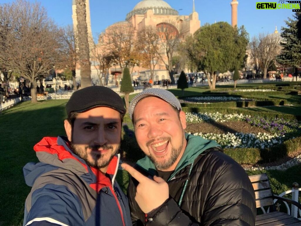 Ali Barkın Instagram - Happy Birthday brother 🍀🎂 @seunghyun.han It’s awesome to walk around Turkey with you... It’s so precious to meet you after ten years and to realise that our fellowship will last for ever... 🍀