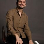 Ali Barkın Instagram - Mutlu pazarlar... 📷 @emelbayramworks @duygubasaraajans #photosession #headshot