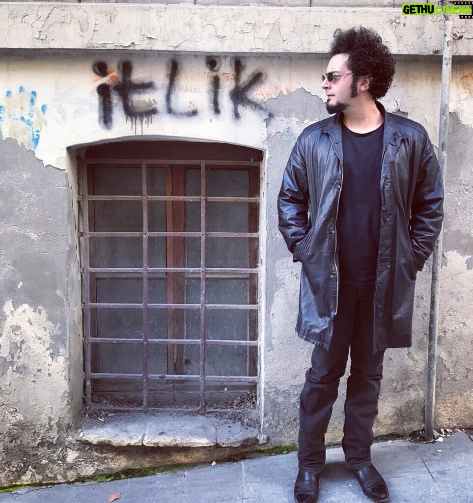 Ali Barkın Instagram - itlik... Tünel