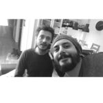 Ali Barkın Instagram - old friend.. @serkansenalp 👊🏻 Haber